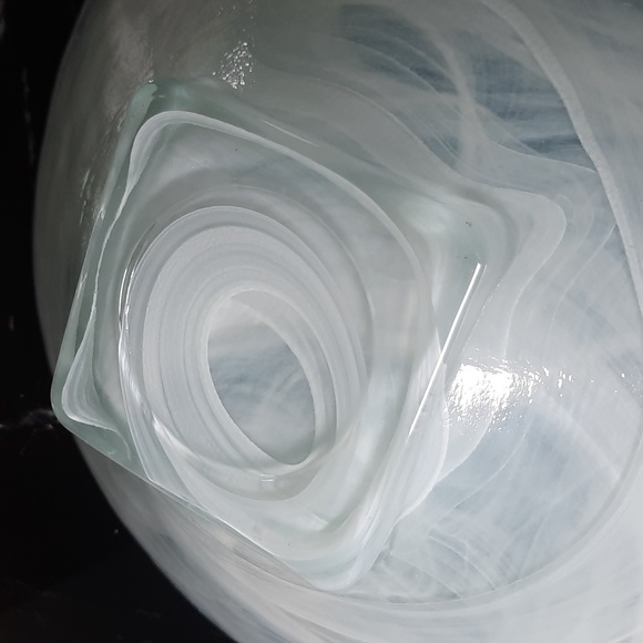 Pier 1 White Alabaster Niveus Glass Square Bowl - Picture 10 of 10